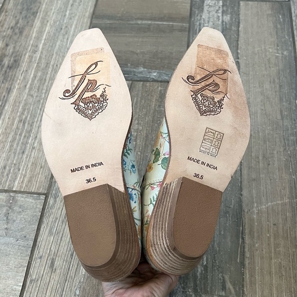 Free People Beau Western Boots in Ivory Floral size 6.5 - Picture 9 of 9